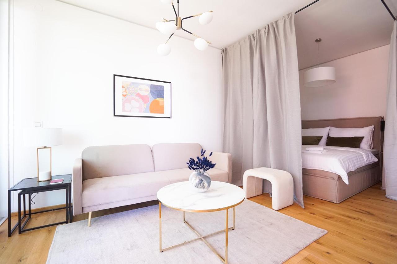 Boutique Studio With Terrace And Pool Виена Екстериор снимка